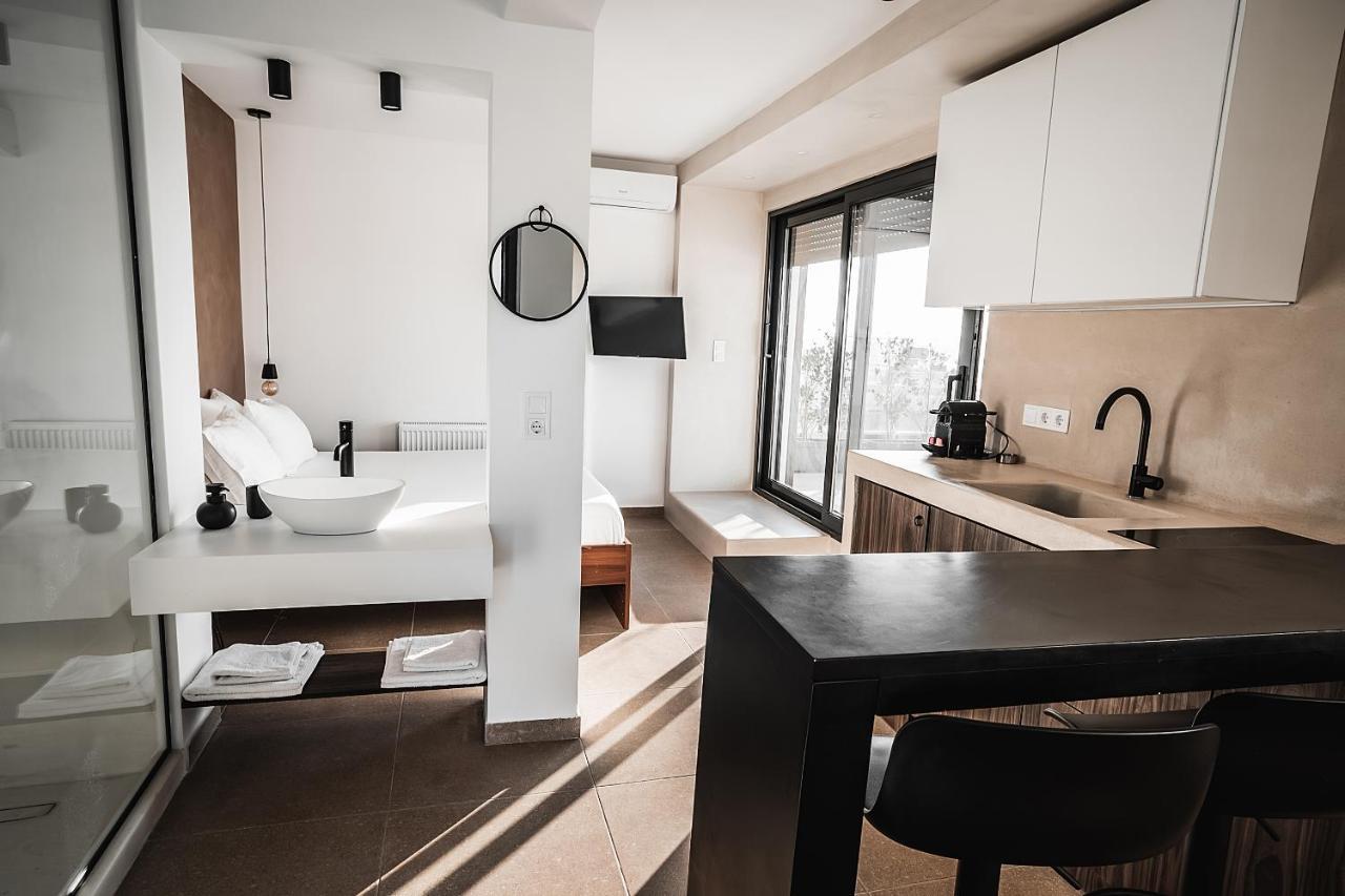 Suites With Magical View & Jacuzzi เอเธนส์ ภายนอก รูปภาพ