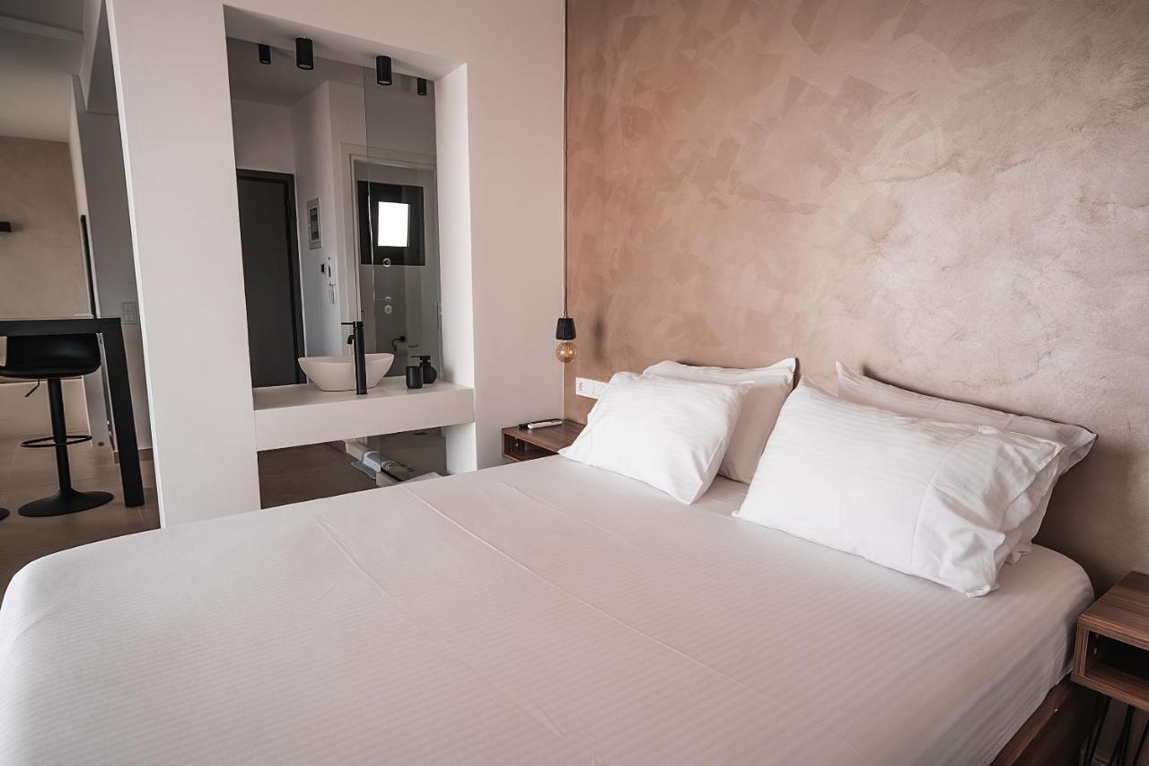 Suites With Magical View & Jacuzzi เอเธนส์ ภายนอก รูปภาพ