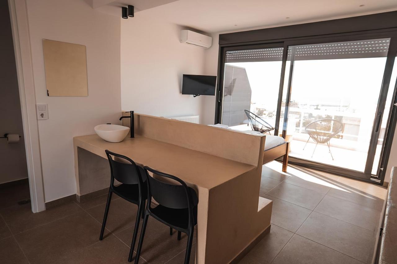 Suites With Magical View & Jacuzzi เอเธนส์ ภายนอก รูปภาพ