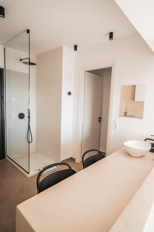 Suites With Magical View & Jacuzzi เอเธนส์ ภายนอก รูปภาพ