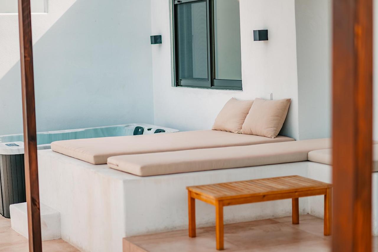 Suites With Magical View & Jacuzzi เอเธนส์ ภายนอก รูปภาพ