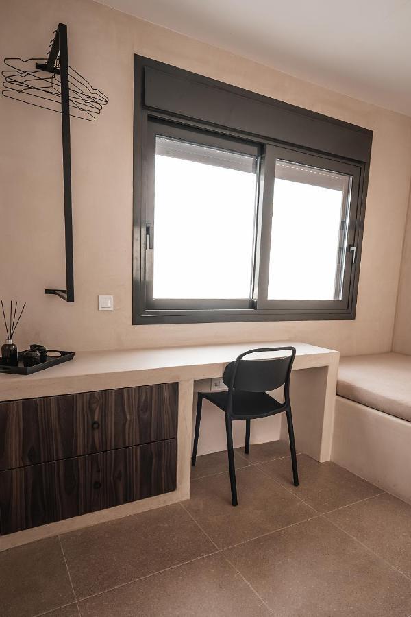 Suites With Magical View & Jacuzzi เอเธนส์ ภายนอก รูปภาพ