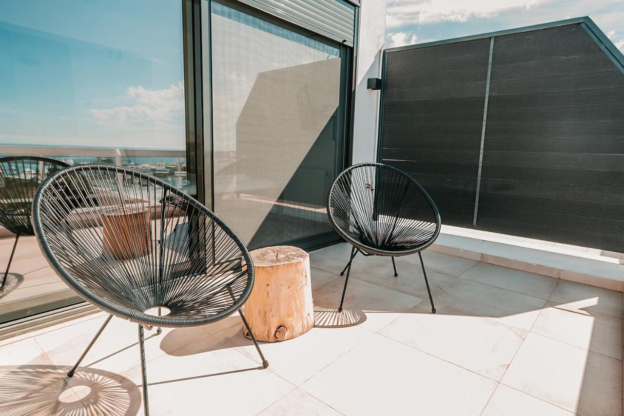 Suites With Magical View & Jacuzzi เอเธนส์ ภายนอก รูปภาพ